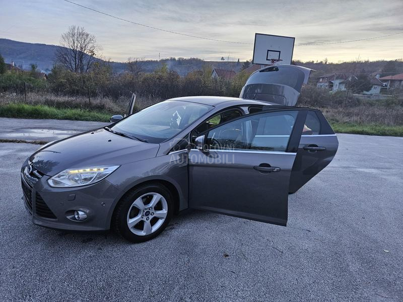 Ford Focus 1.6 TDI. FUL NOV