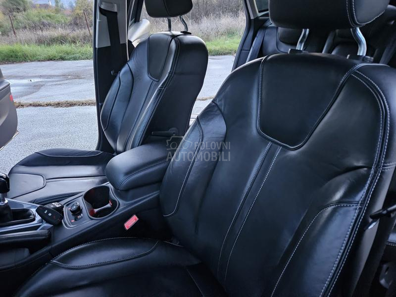 Ford Focus 1.6 TDI. FUL NOV