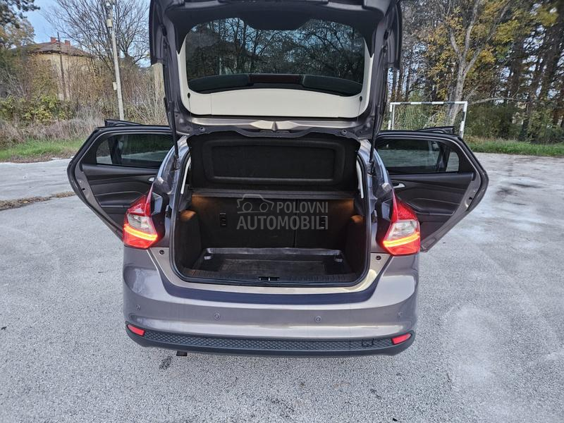 Ford Focus 1.6 TDI. FUL NOV
