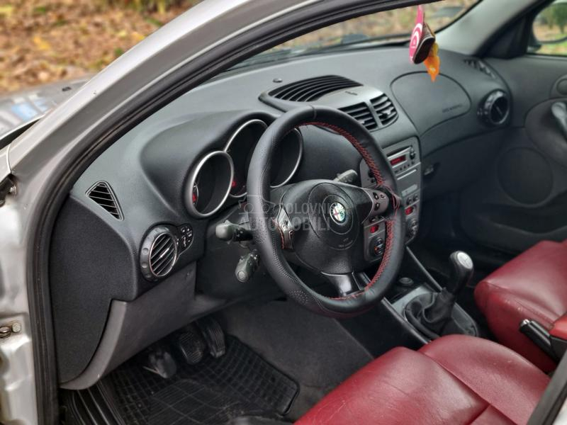 Alfa Romeo 147 1.6b /BAŠ D0BRA/