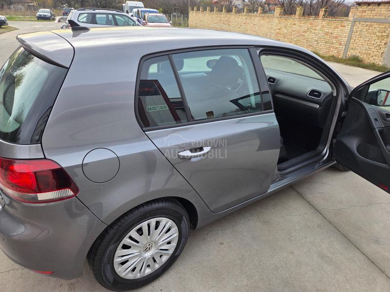 Volkswagen Golf 6 1.6TDi COMFORTLINE