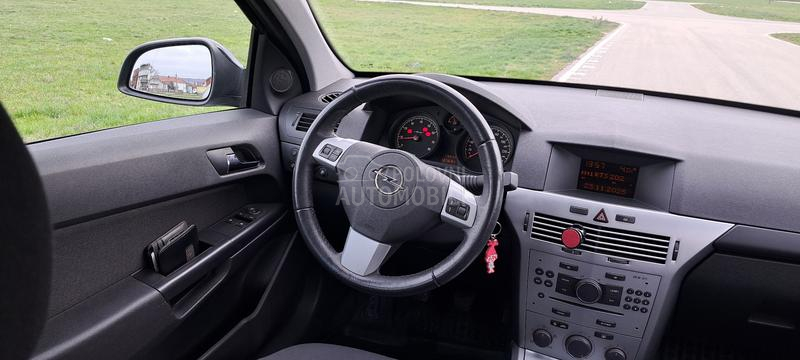 Opel Astra H 