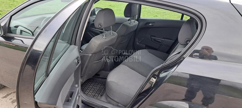 Opel Astra H 