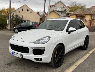 Porsche Cayenne HYBRID 3.0D MATRIX