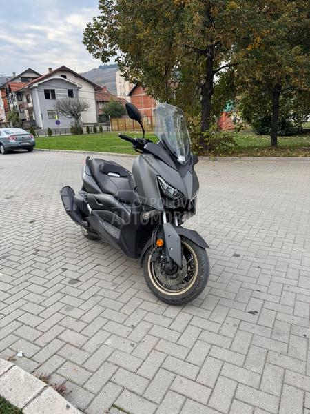 Yamaha XMAX tec