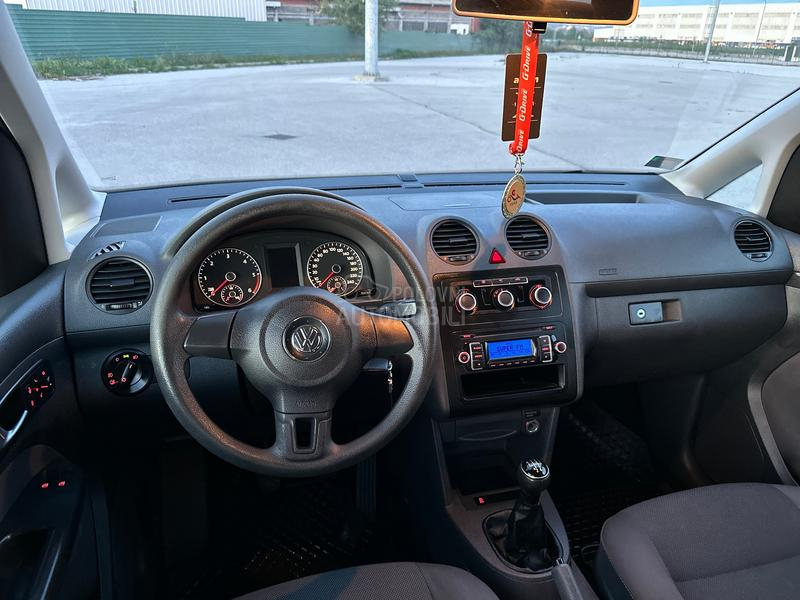 Volkswagen Caddy 1.6 TDI 7 SED