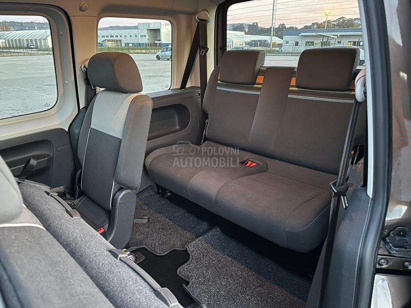 Volkswagen Caddy 1.6 TDI 7 SED