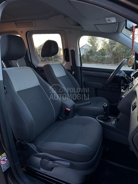 Volkswagen Caddy 1.6 TDI 7 SED