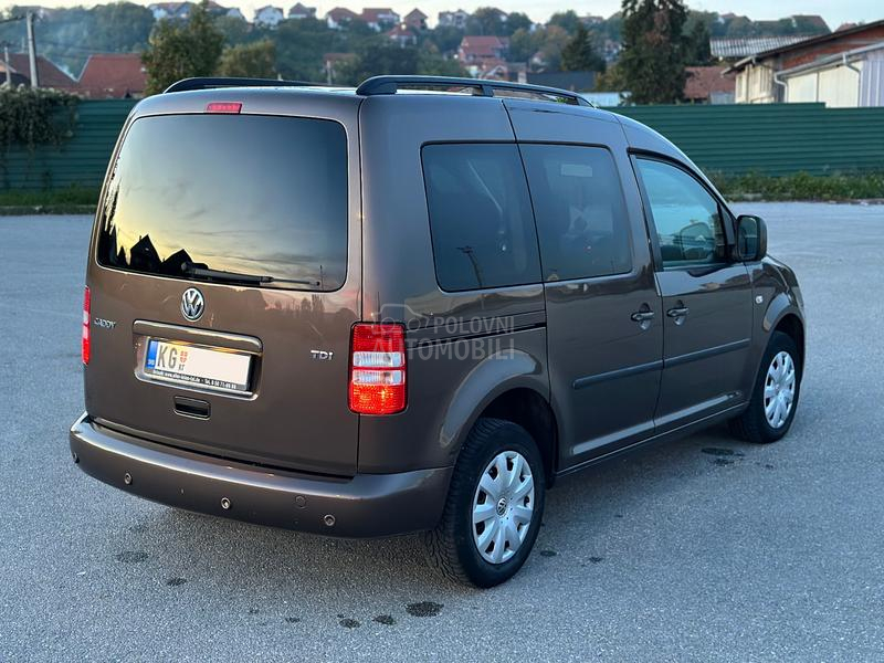 Volkswagen Caddy 1.6 TDI 7 SED