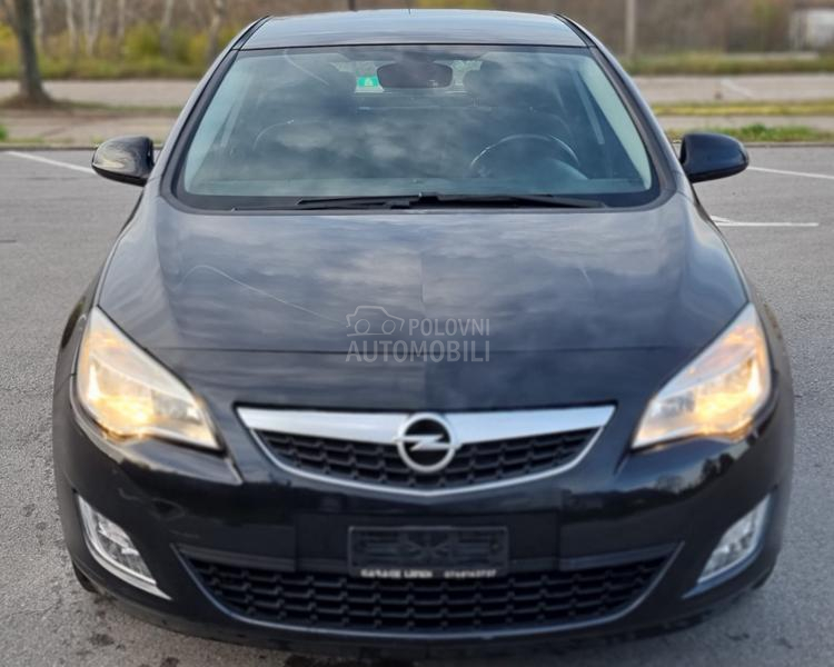 Opel Astra J 1.6 16v.CH