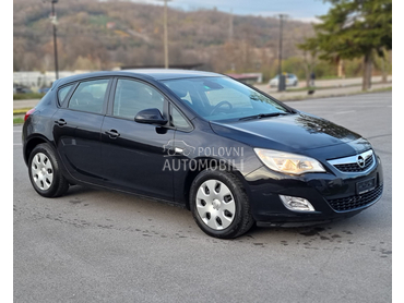 Opel Astra J 1.6 16v.CH