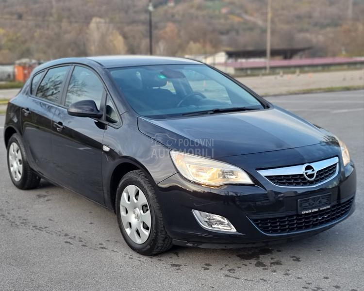 Opel Astra J 1.6 16v.CH