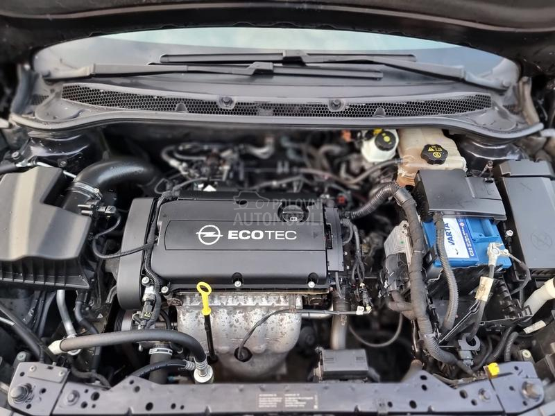 Opel Astra J 1.6 16v.CH