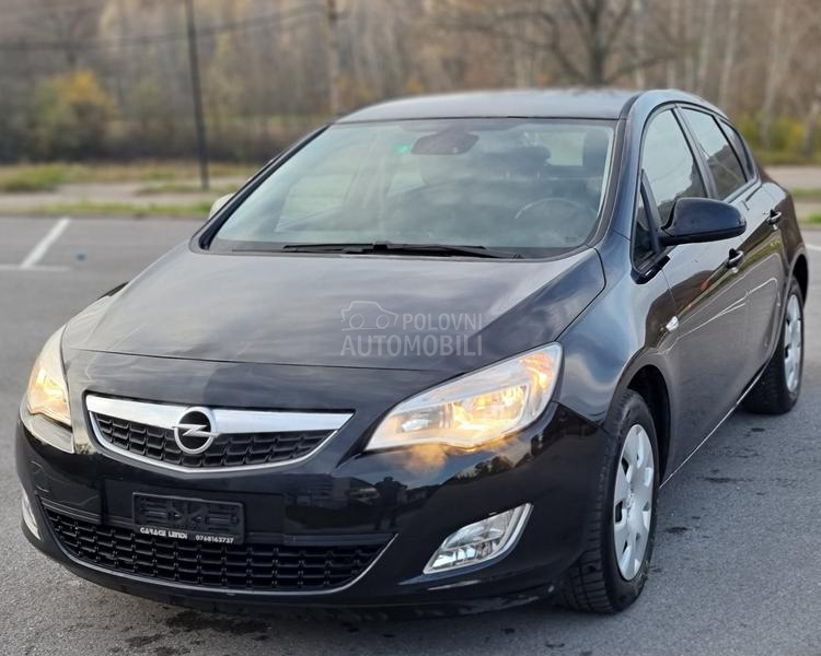 Opel Astra J 1.6 16v.CH