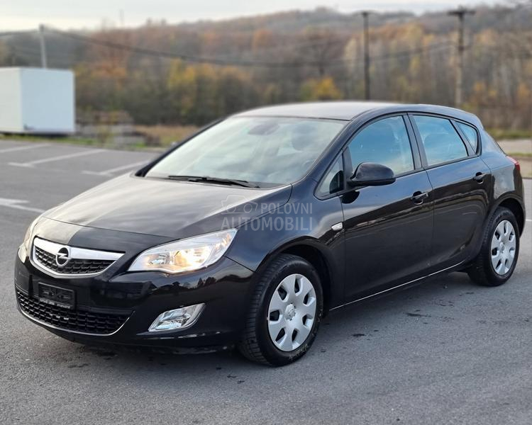 Opel Astra J 1.6 16v.CH