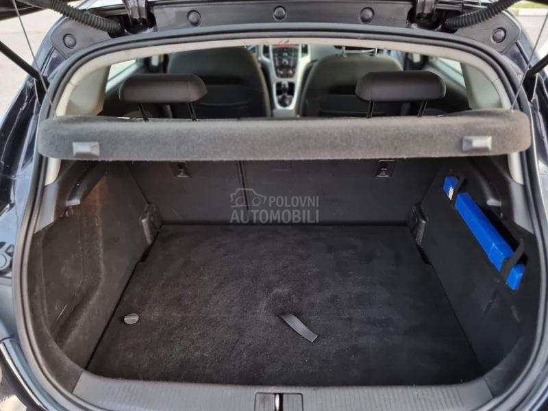 Opel Astra J 1.6 16v.CH