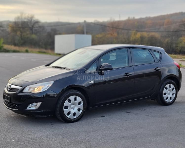 Opel Astra J 1.6 16v.CH