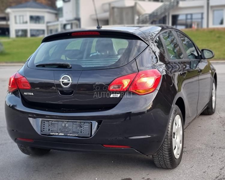 Opel Astra J 1.6 16v.CH