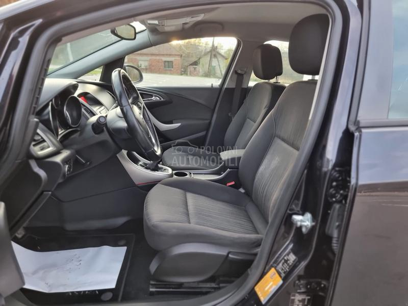 Opel Astra J 1.6 16v.CH