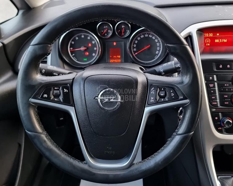 Opel Astra J 1.6 16v.CH