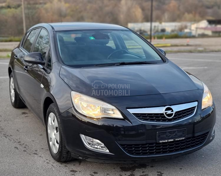 Opel Astra J 1.6 16v.CH