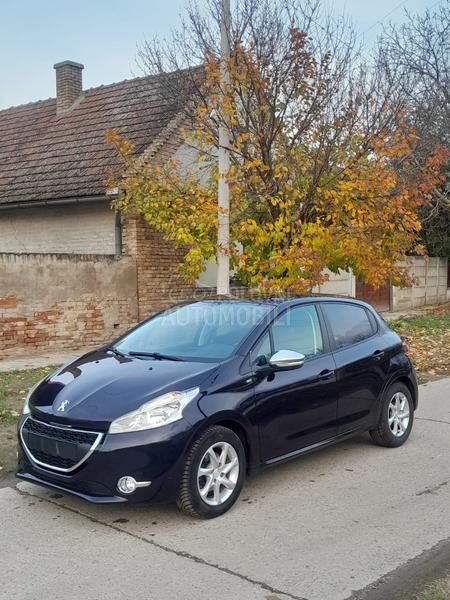 Peugeot 208 
