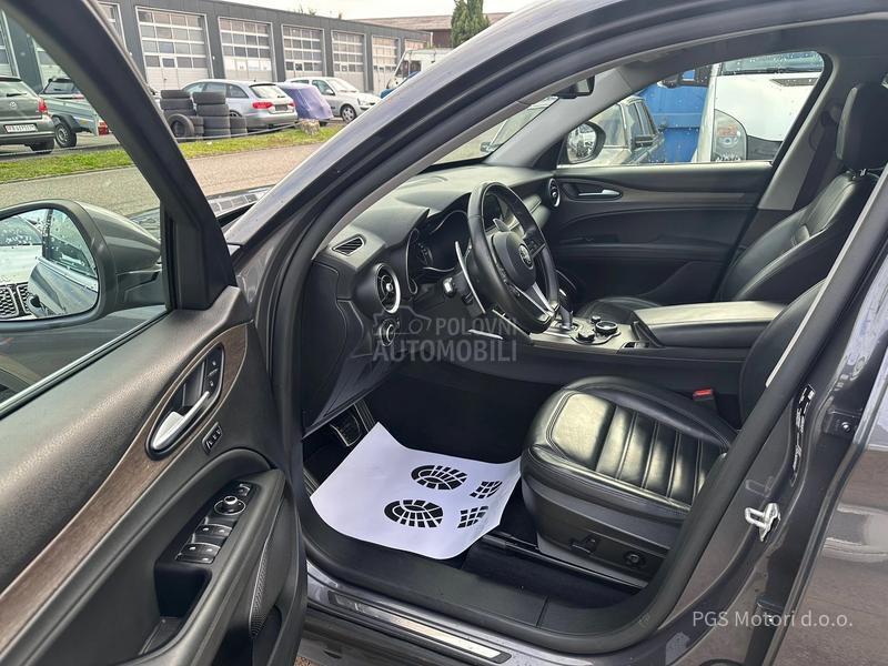 Alfa Romeo Stelvio 2.0 Q4