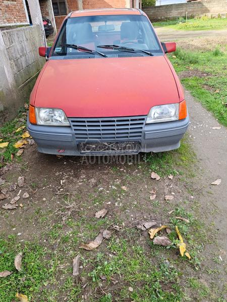 Opel Kadett 1.6 i