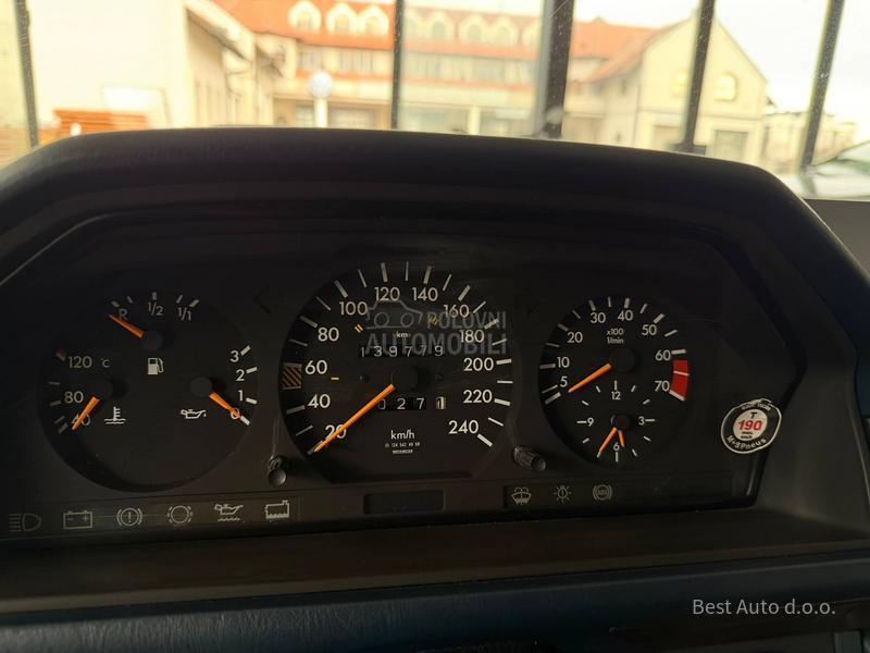 Mercedes Benz W124 260E