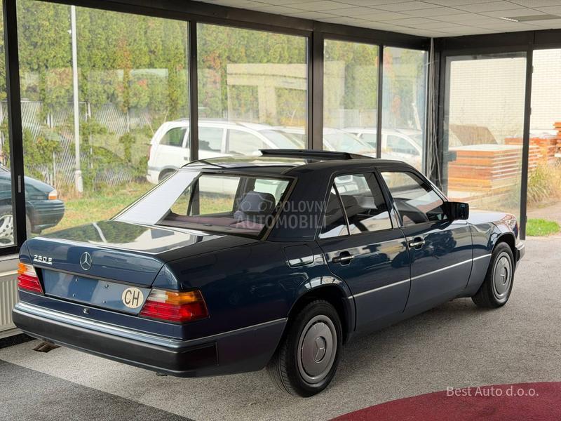 Mercedes Benz W124 260E