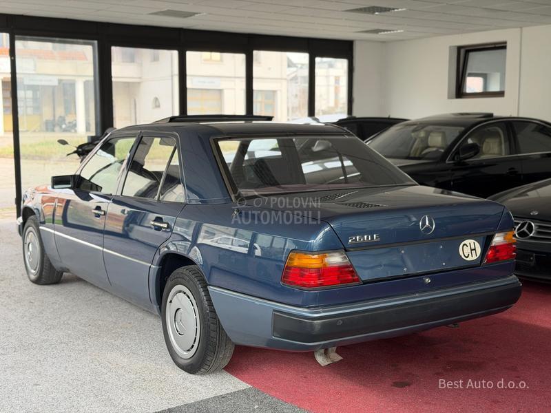 Mercedes Benz W124 260E