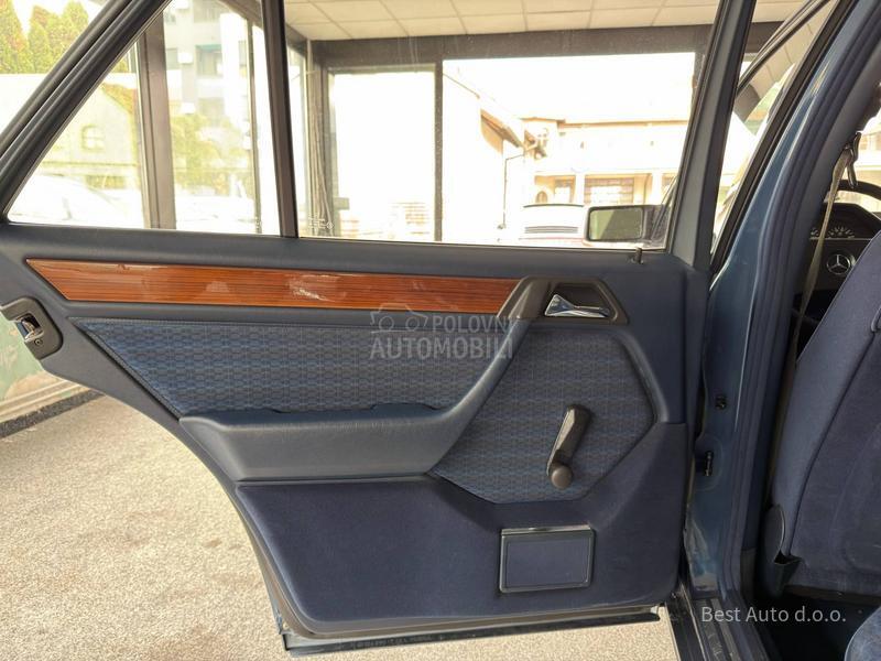 Mercedes Benz W124 260E