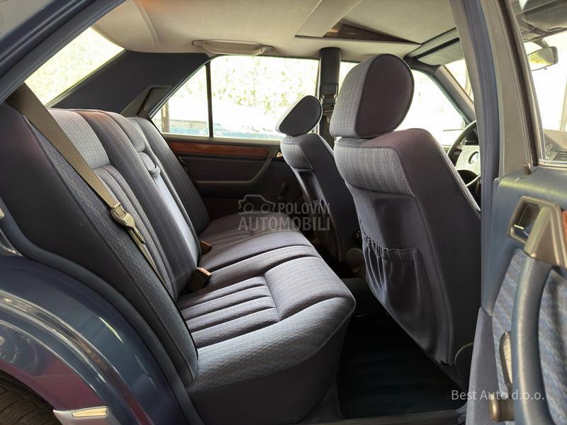 Mercedes Benz W124 260E