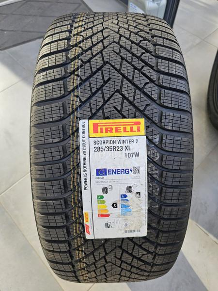 Pirelli 325/30 R23 Zimska