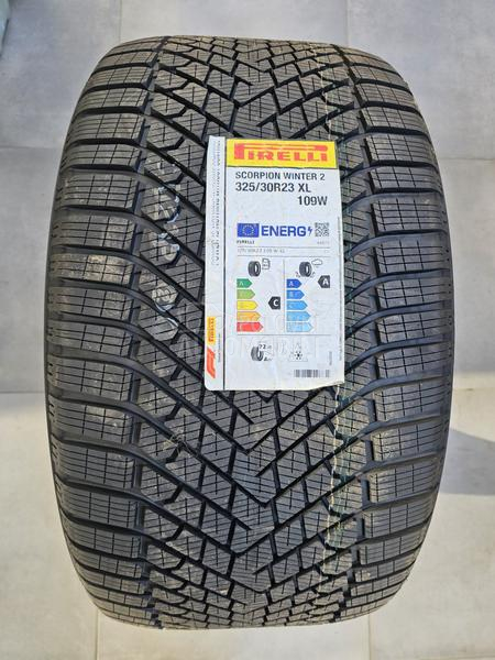 Pirelli 325/30 R23 Zimska