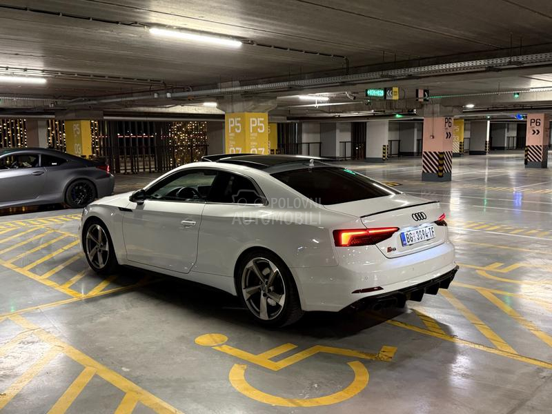 Audi S5 