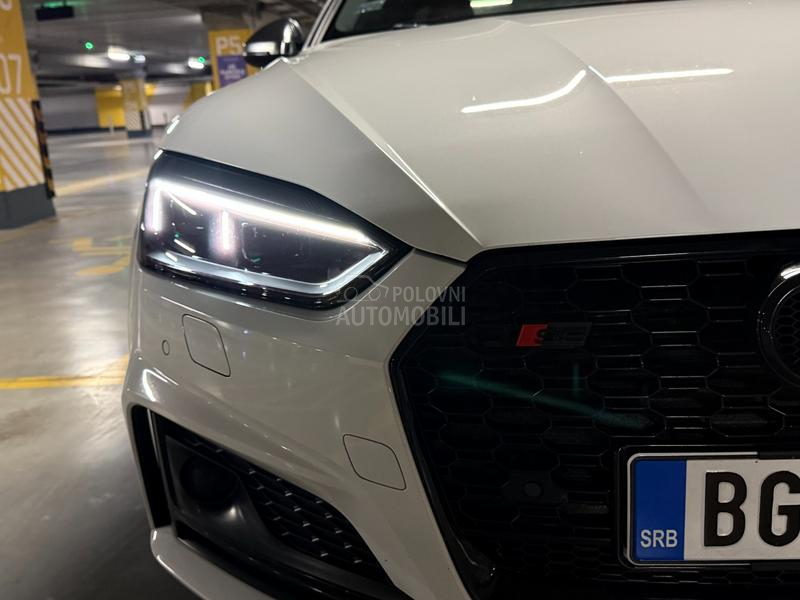 Audi S5 