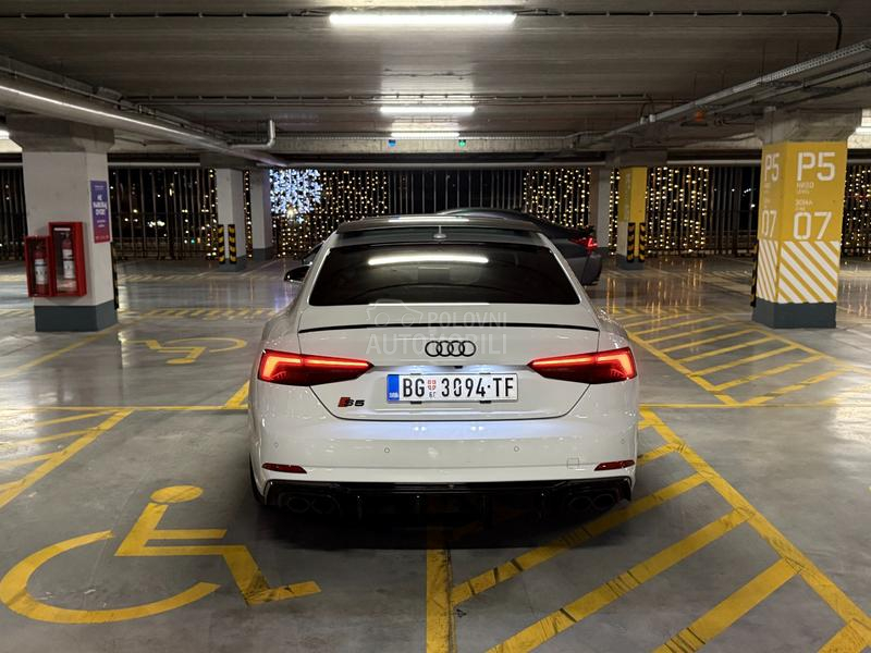 Audi S5 