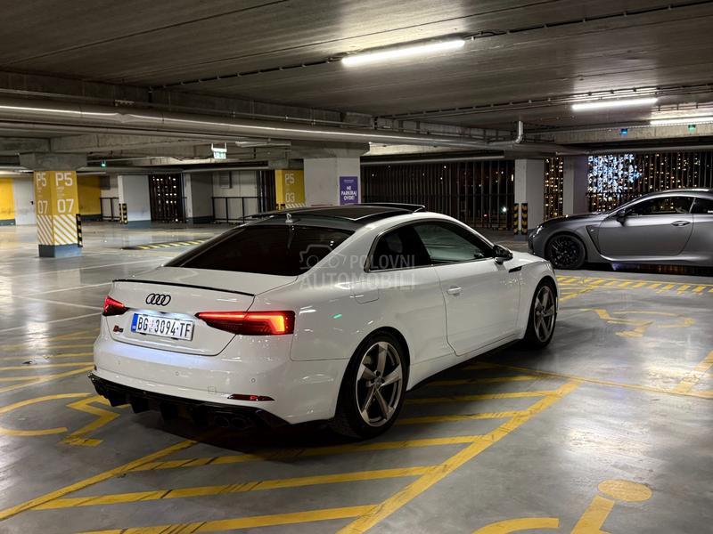 Audi S5 