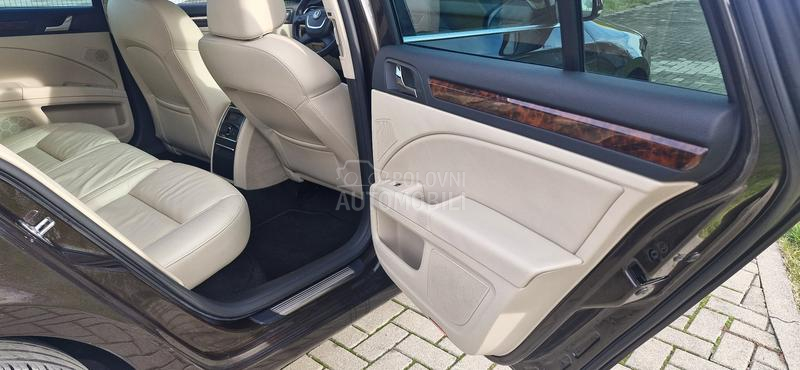 Škoda Superb 2,0 tdi 4x4 dsg NOV