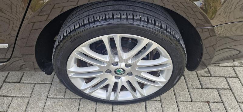 Škoda Superb 2,0 tdi 4x4 dsg NOV
