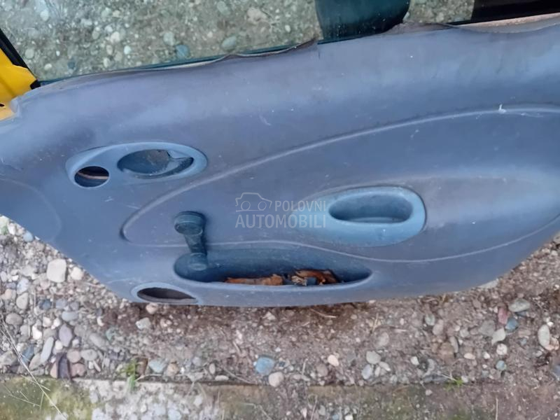 Prednji desni podizac stakla