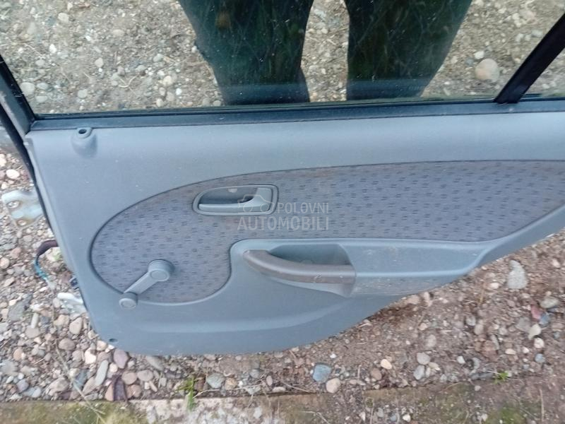 Zadnji desni podizac stakla