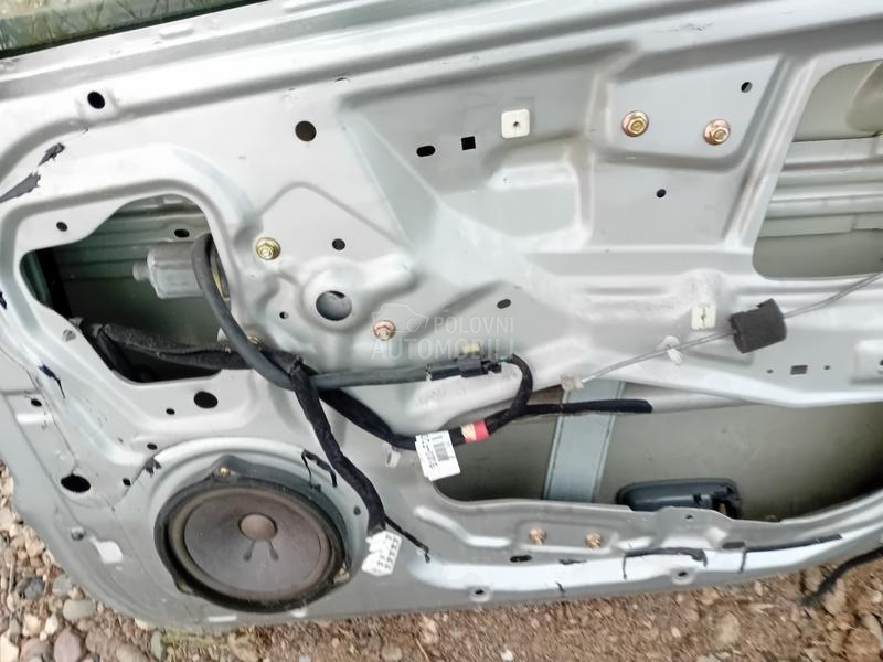 Prednji desni podizac motorce