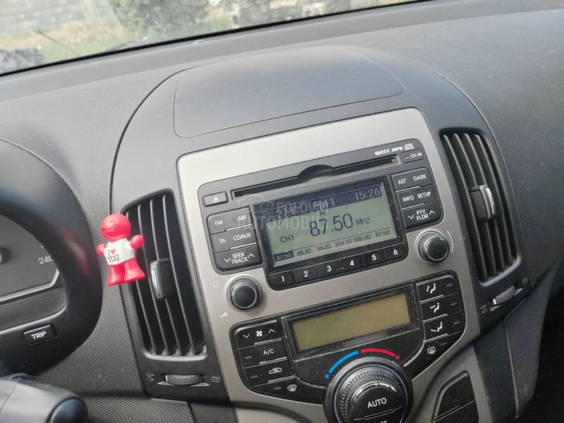 Hyundai i30 1.6d 2010. god. -  kompletan auto u delovima