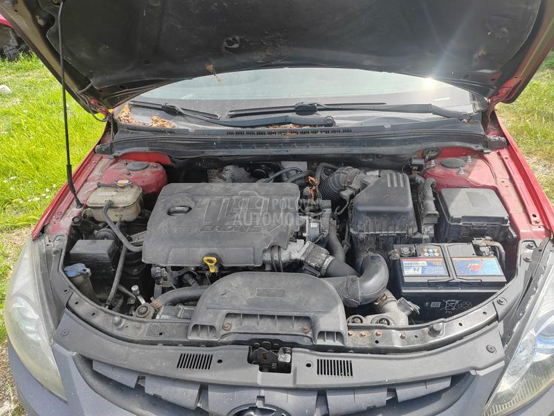 Hyundai i30 1.6d 2010. god. -  kompletan auto u delovima