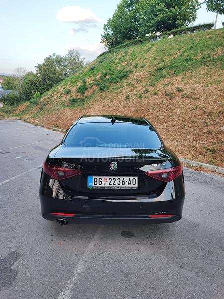 Alfa Romeo Giulia 