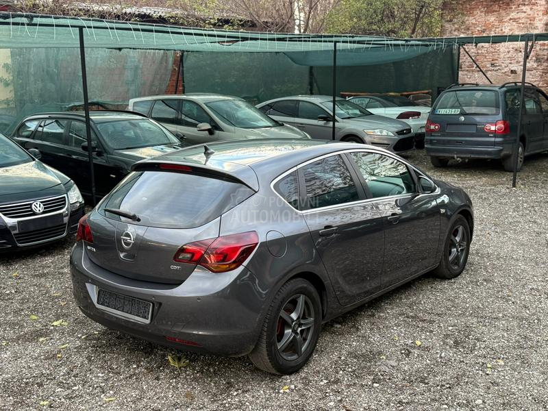Opel Astra J 1.7 CDTI COSMO