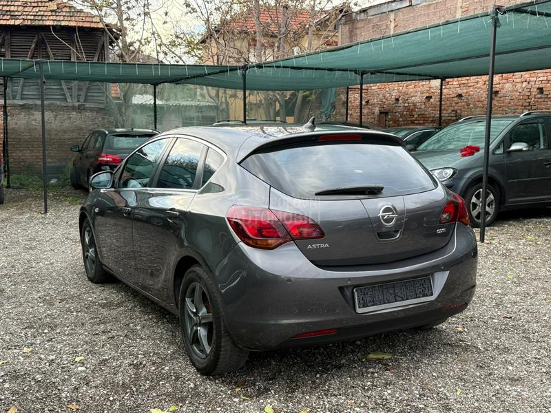 Opel Astra J 1.7 CDTI COSMO