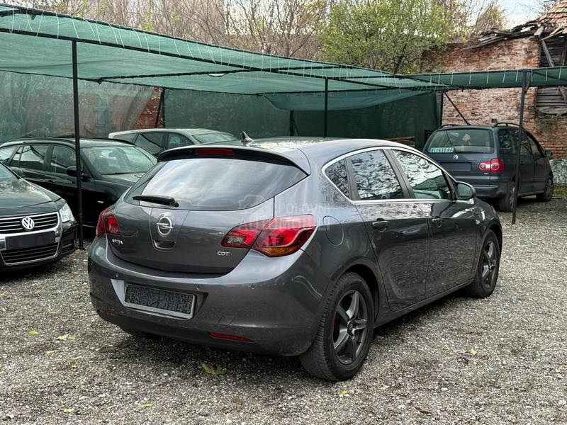 Opel Astra J 1.7 CDTI COSMO